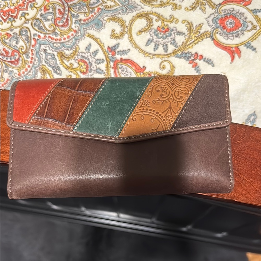 Fossil Brown and Red Leather Wallet with Color-Blocked Design